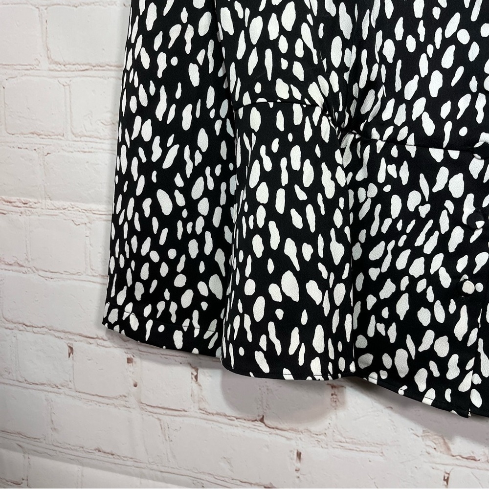 J Crew Long Sleeve Peplum Button Front Top in Printed Satin Crepe Size 2 - Picture 6 of 12